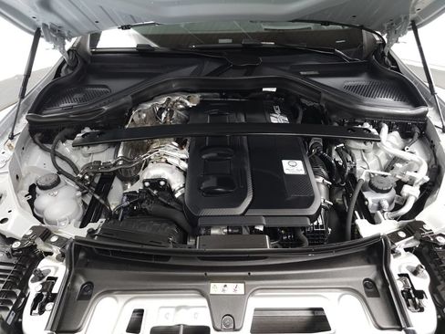 Used 2025 Mercedes-Benz GLC 43 AMG 4MATIC image 36