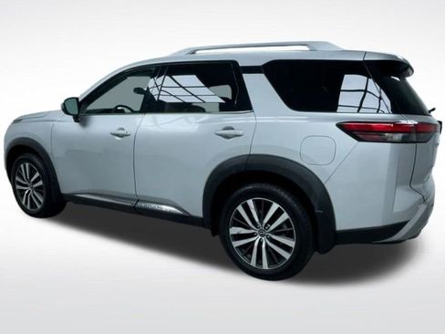 Used 2022 Nissan Pathfinder Platinum w/ Cargo Package image 23