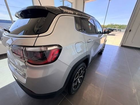 Used 2025 Jeep Compass Limited AWD/4WD image 8