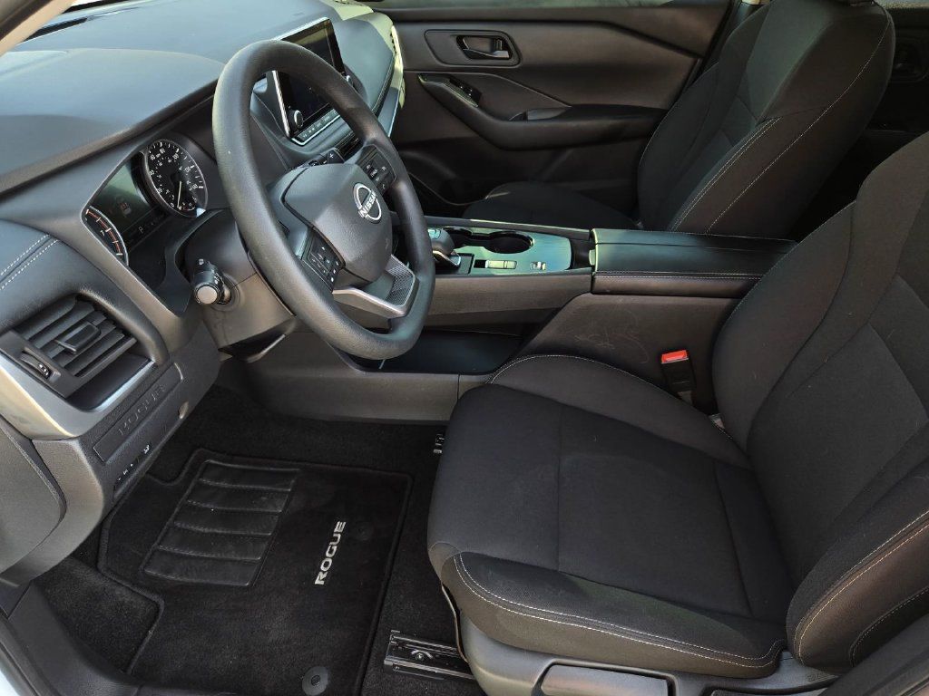 Certified 2025 Nissan Rogue S FWD image 19