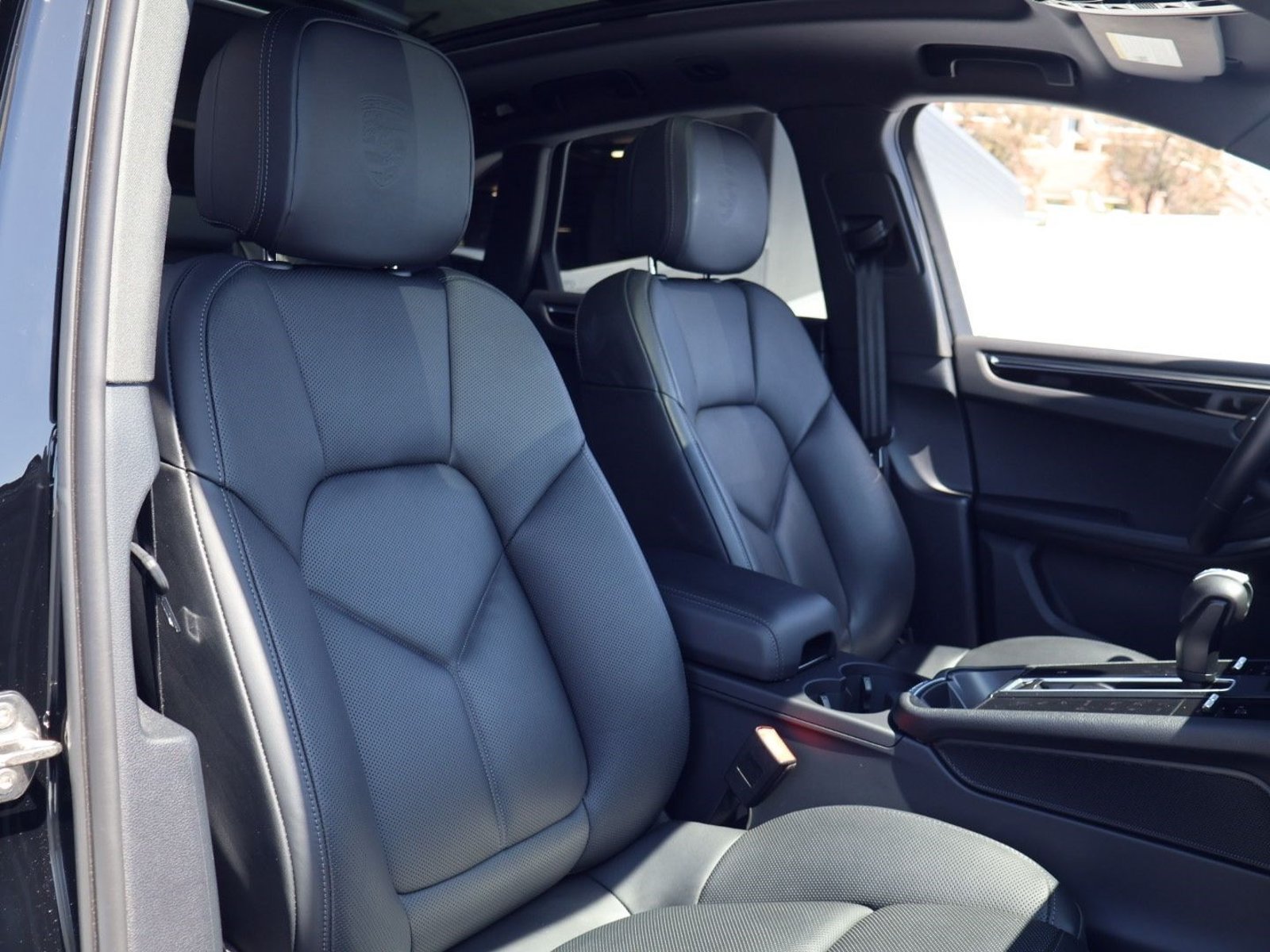 Certified 2026 Porsche Macan AWD/4WD image 23