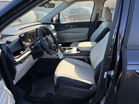 New 2026 Kia Carnival EX FWD image 13