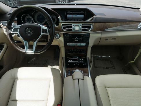 Used 2014 Mercedes-Benz E 350 4MATIC Sedan image 19