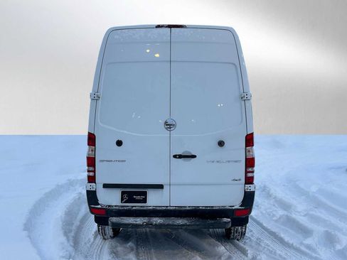 Used 2015 Freightliner Sprinter 2500 image 4