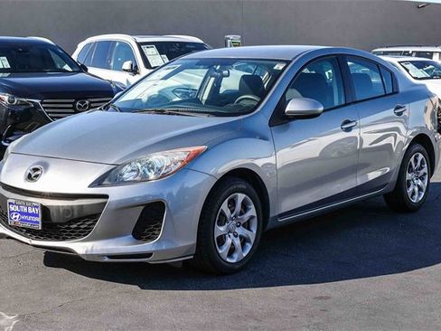 Used 2013 MAZDA MAZDA3 i Sport image 3