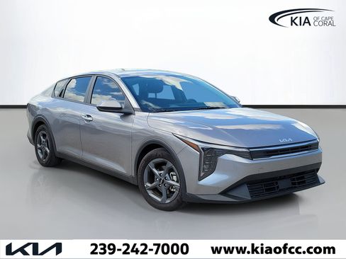 Used 2025 Kia K4 FWD image 1