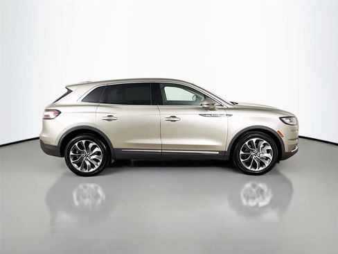 Used 2023 Lincoln Nautilus Reserve image 8