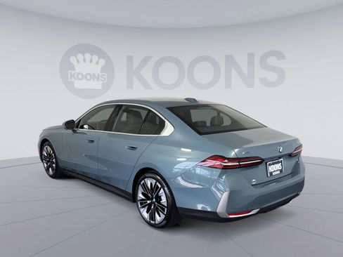 Used 2024 BMW 530i xDrive 530i xDrive w/ Convenience Package image 4