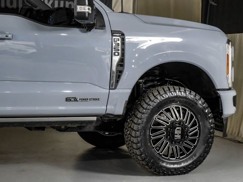 Used 2024 Ford F350 Lariat w/ Lariat Ultimate Package AWD/4WD image 8