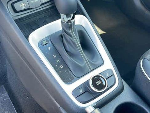 New 2025 Hyundai Venue Limited image 17