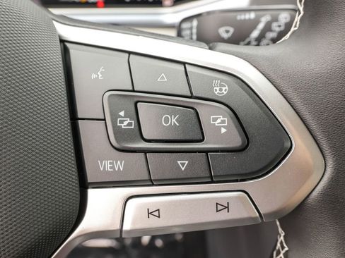 New 2025 Volkswagen Taos SE image 27