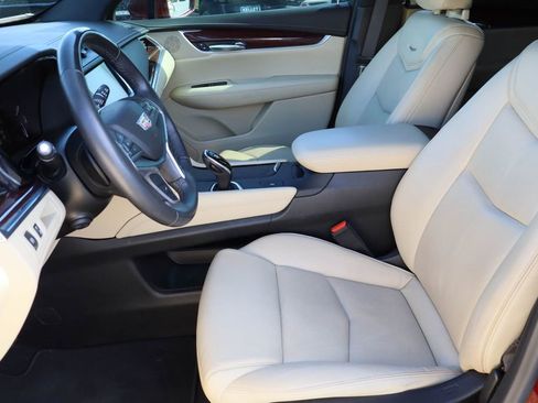 Certified 2018 Cadillac XT5 Luxury image 20