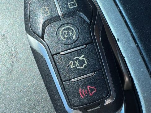 Used 2017 Lincoln MKX Reserve w/ Lincoln MKX Climate Package image 14