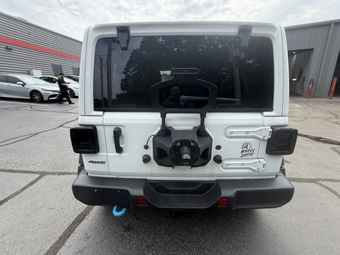 Used 2024 Jeep Wrangler Unlimited AWD/4WD image 3