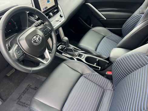 Used 2025 Toyota Corolla Cross AWD Hybrid w/ Convenience Package image 9