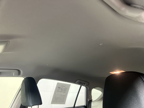 Used 2018 Toyota RAV4 LE FWD image 22