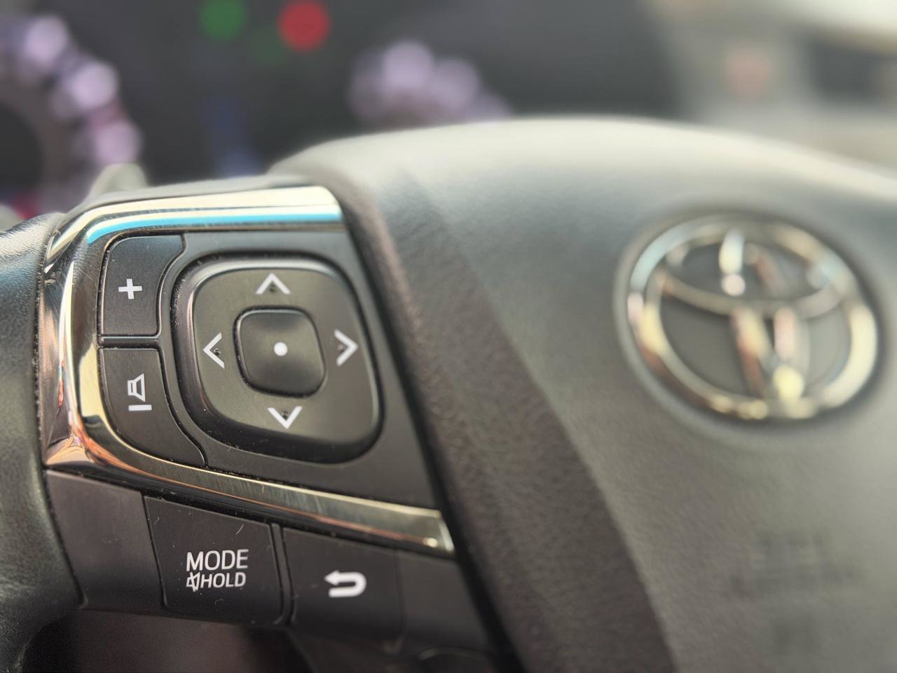 Used 2018 Toyota Avalon Limited w/ All Weather Liner Package FWD image 29