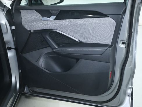 Certified 2026 Volkswagen Tiguan S FWD image 31