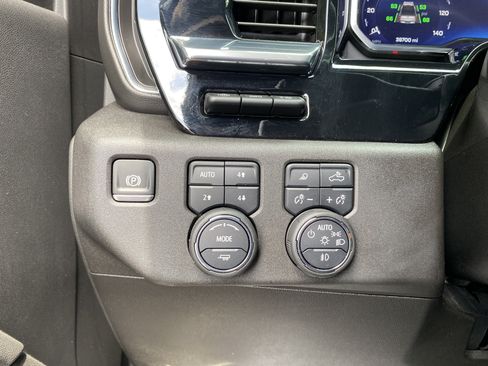 Used 2024 Chevrolet Silverado 2500 High Country w/ Technology Package AWD/4WD image 19