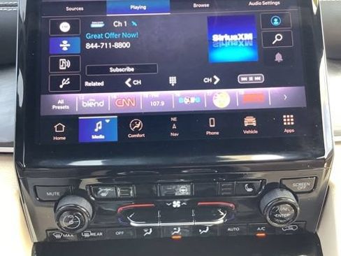 Certified 2023 Jeep Grand Cherokee Limited AWD/4WD image 22