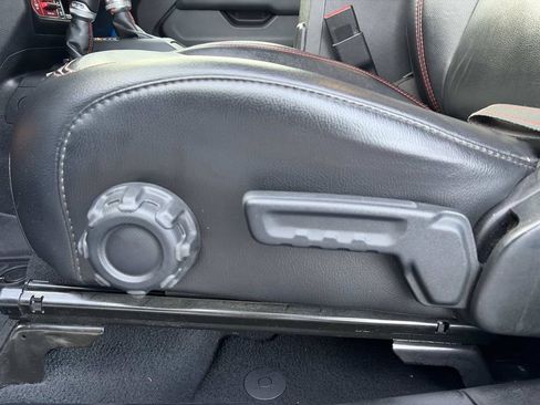 Used 2020 Jeep Gladiator Rubicon AWD/4WD image 23