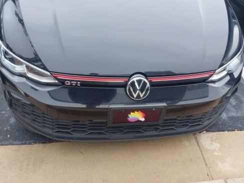 Used 2022 Volkswagen GTI SE image 9