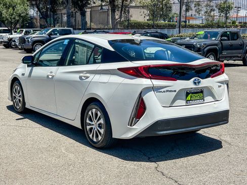 Used 2020 Toyota Prius Prime XLE FWD image 8