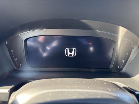 Used 2025 Honda Pilot Black Edition image 26