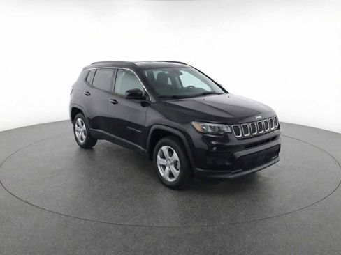 Used 2019 Jeep Compass Latitude image 3