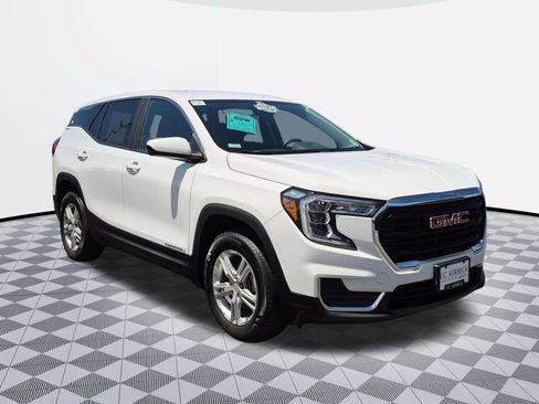 Certified 2023 GMC Terrain SLE FWD image 2