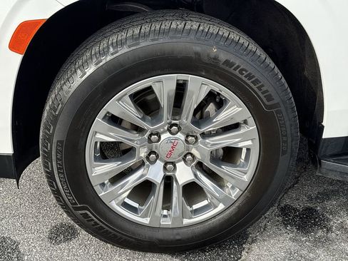 Certified 2022 GMC Yukon Denali image 36