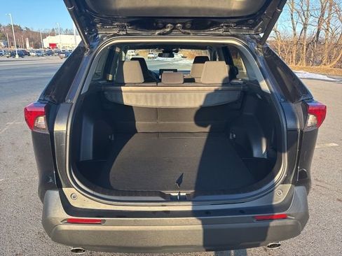 Used 2021 Toyota RAV4 XLE image 16