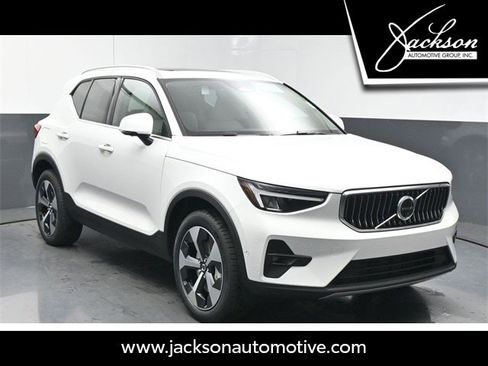 New 2025 Volvo XC40 B5 Plus w/ Protection Package Premier image 1
