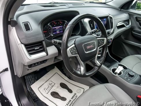 Used 2022 GMC Terrain SLT w/ Tech Package FWD image 13