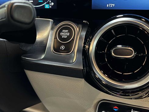 Certified 2025 Mercedes-Benz GLB 250 4MATIC image 30