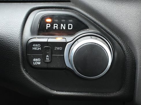 Used 2024 RAM 2500 Big Horn AWD/4WD image 18