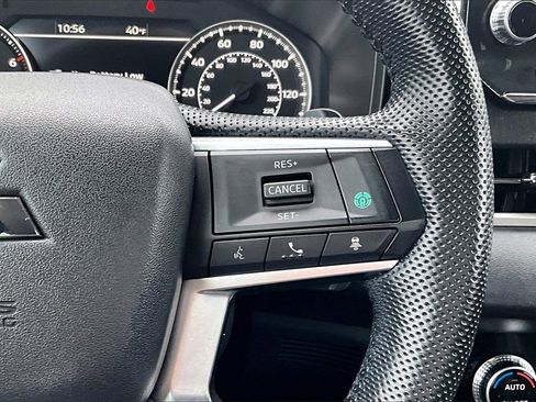 Used 2023 Mitsubishi Outlander SE image 19