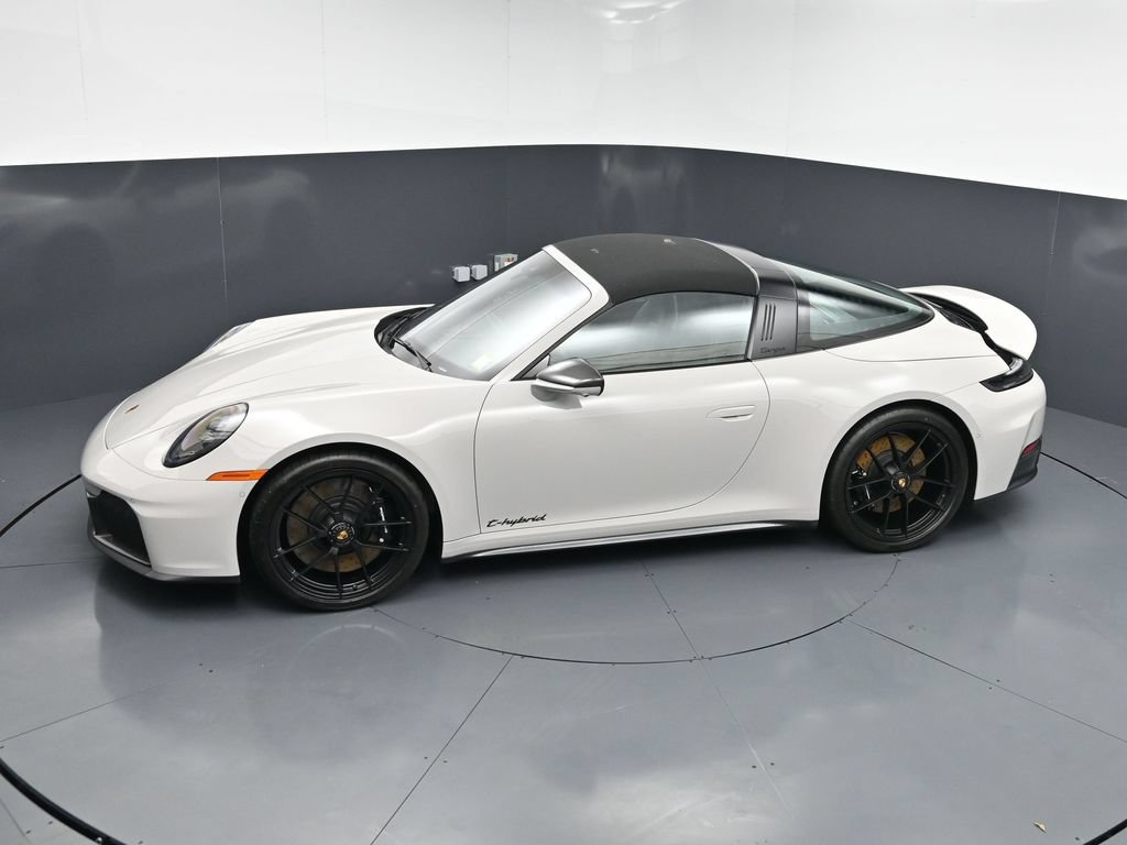 Certified 2026 Porsche 911 Targa 4 GTS AWD/4WD image 14
