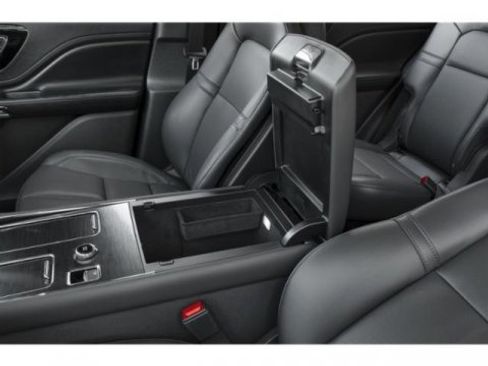 Certified 2025 Lincoln Aviator 2WD w/ Jet Appearance Package image 13