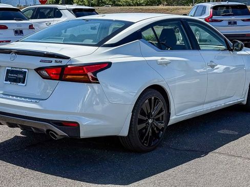 Used 2022 Nissan Altima 2.5 SR w/ Midnight Edition Package FWD image 6