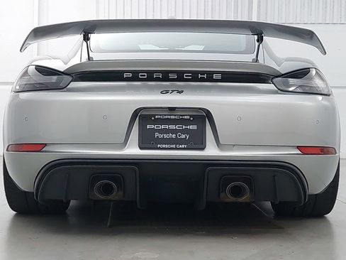 Certified 2022 Porsche 718 Cayman GT4 RWD image 6