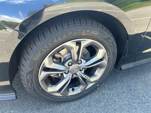 Used 2023 Honda Accord EX image 11