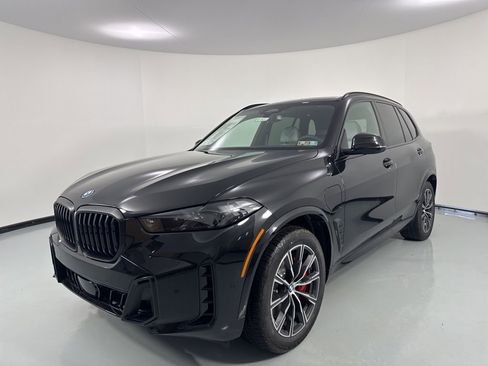 New 2026 BMW X5 xDrive50e w/ M Sport Package AWD/4WD image 3