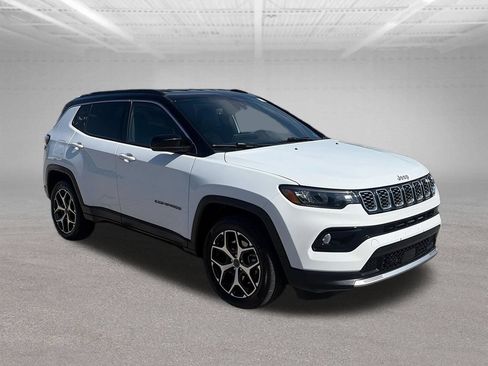 Used 2025 Jeep Compass Limited AWD/4WD image 8