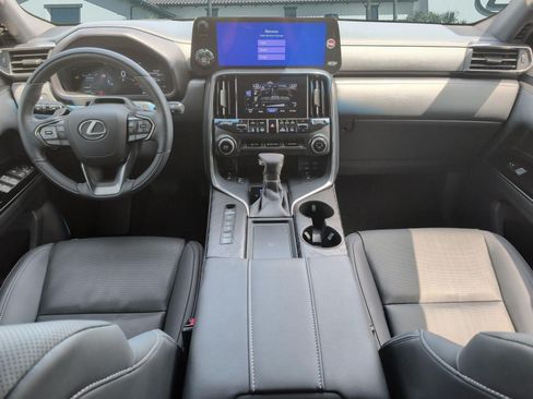 Certified 2026 Lexus LX 600 4WD w/ Accessory Package (Z1) image 27