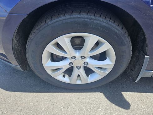 Used 2011 Ford Taurus SEL image 24