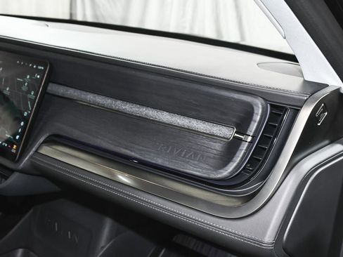 Used 2025 Rivian R1S Adventure image 66