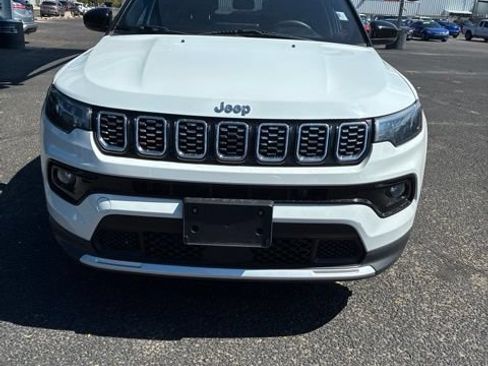 Used 2024 Jeep Compass Limited AWD/4WD image 2