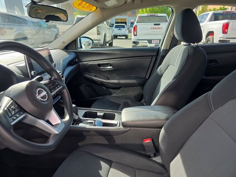 Used 2024 Nissan Sentra SV FWD image 2