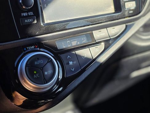 Used 2016 Toyota Prius C One image 34